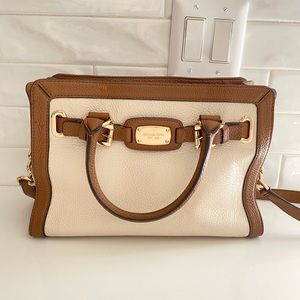 Cream & Brown leather Michael Kors handbag 👜